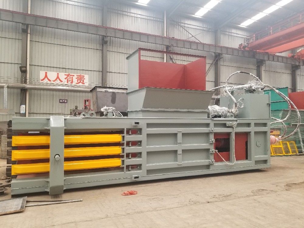 Horizontal baler